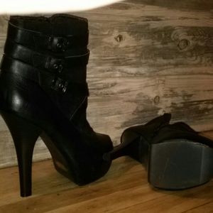 COPY - Blk Platform Boots/ 3 buckle on outside of boot